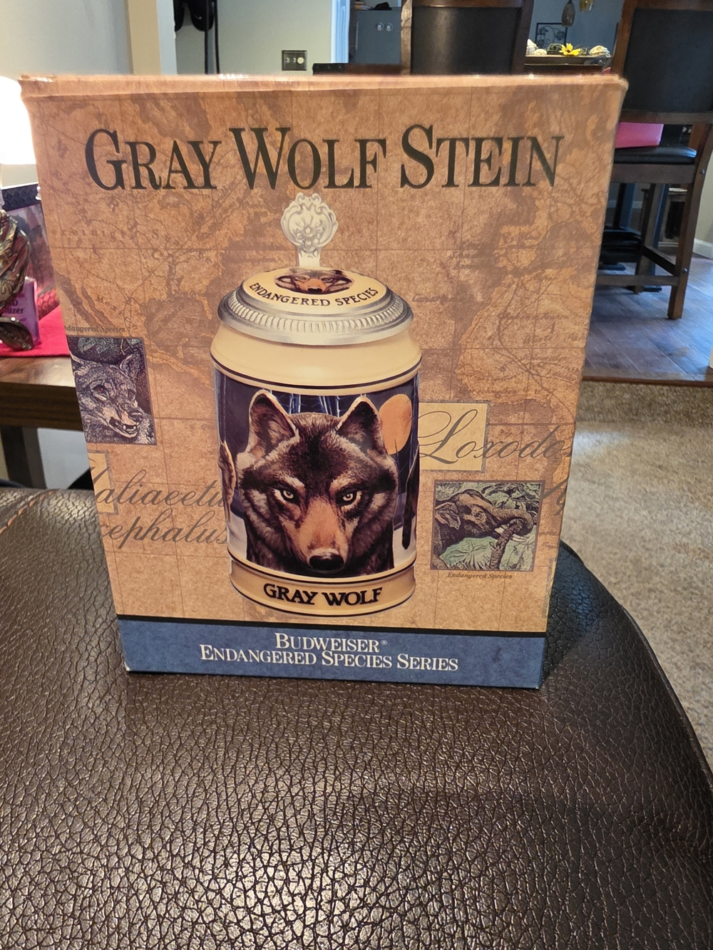 Budweiser Gray Wolf Stein - Brown, Blue, Black
